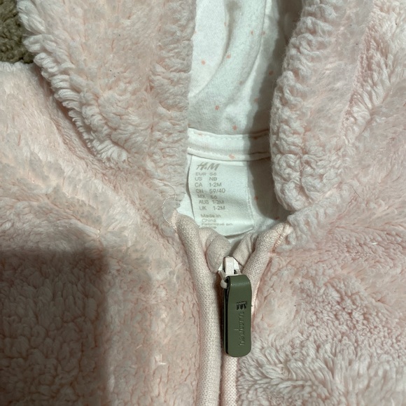 2/20 H&M light pink newborn teddy Sherpa - Picture 5 of 6